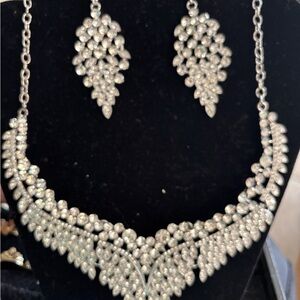 Elegant Silver Necklace and Earring Set
